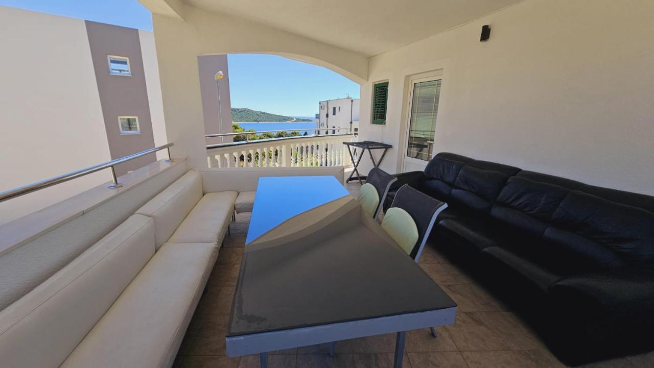Apartment House Berry Primošten Dış mekan fotoğraf