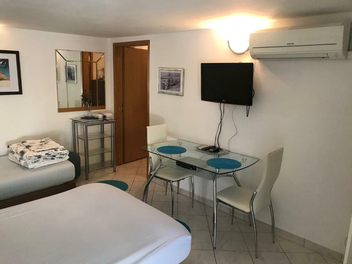 Apartment House Berry Primošten Dış mekan fotoğraf